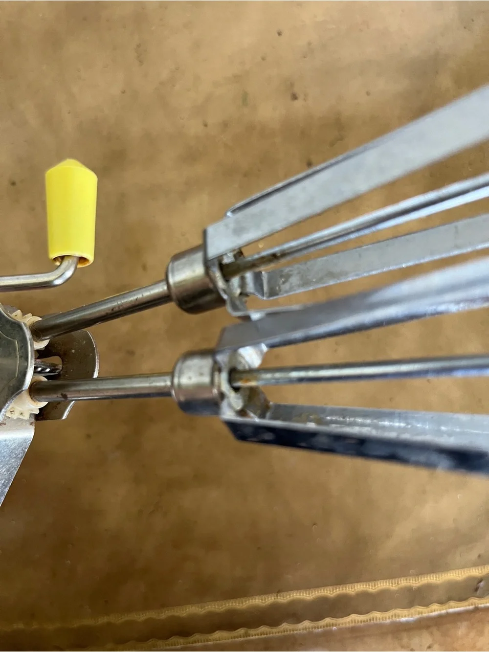 Vintage Maynard Hand Crank Egg Beater Mixer Yellow Handles Mid Century Retro